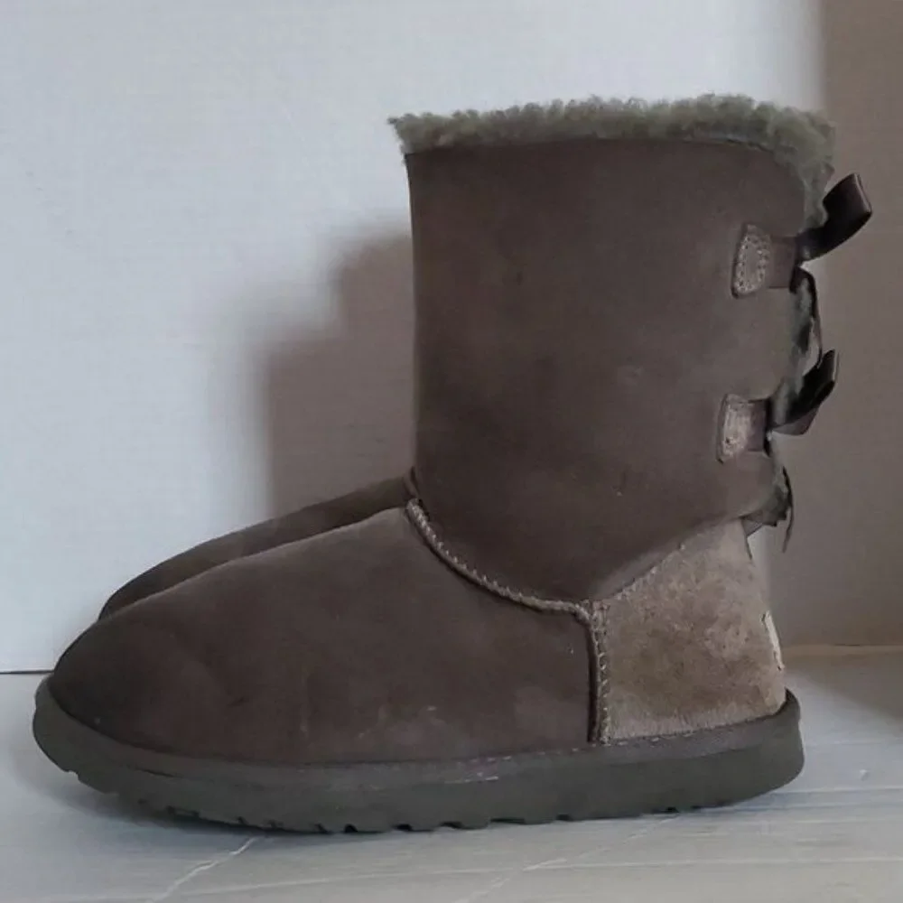 UGG Australia Bailey Bow II Boots Suede Leather Gray Winter Women's WOMAN'S 6